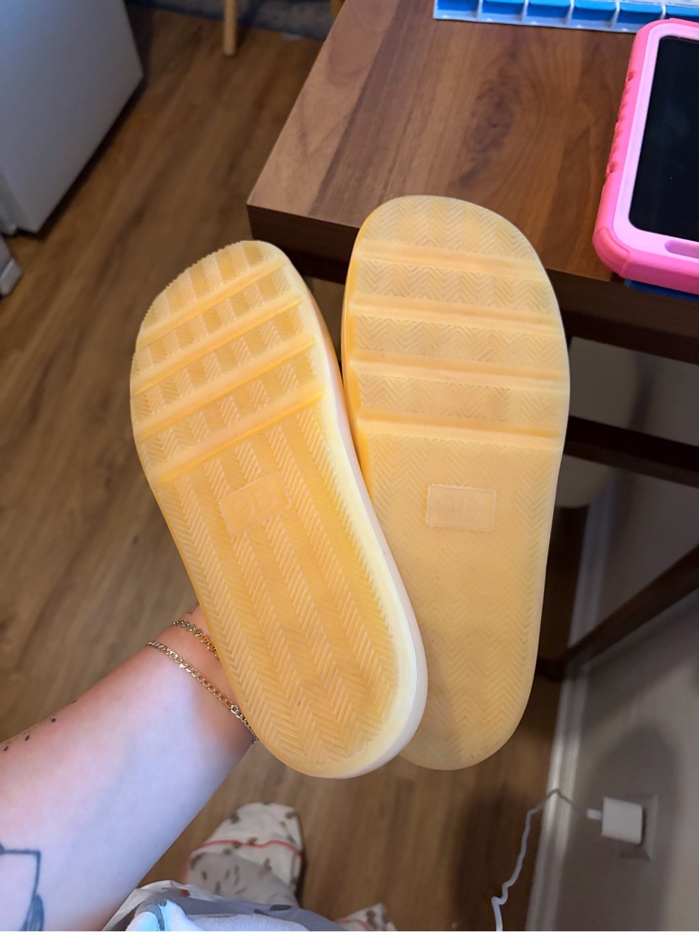 Tory Burch Lemon Yellow Jelly Slide Sandals - Picture 4 of 4